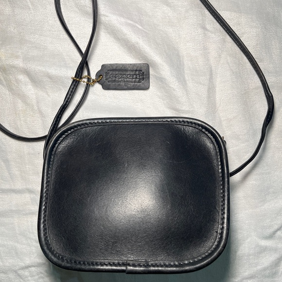 Vintage Coach Black Leather Square Crossbody - Picture 1 of 8